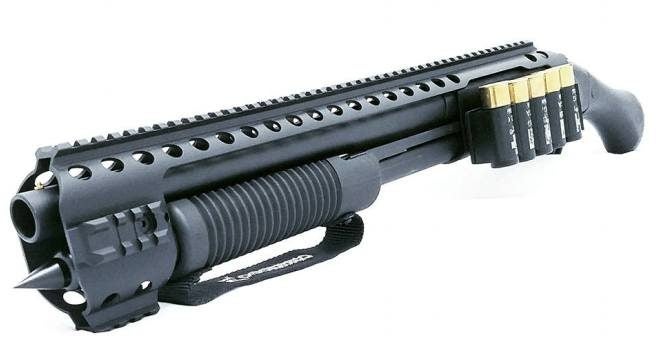 Black-Aces-Tactical-Quad-Rail-and-Side-Shell-Holder-for-Mossberg-Shockwave-1-660x350.jpg